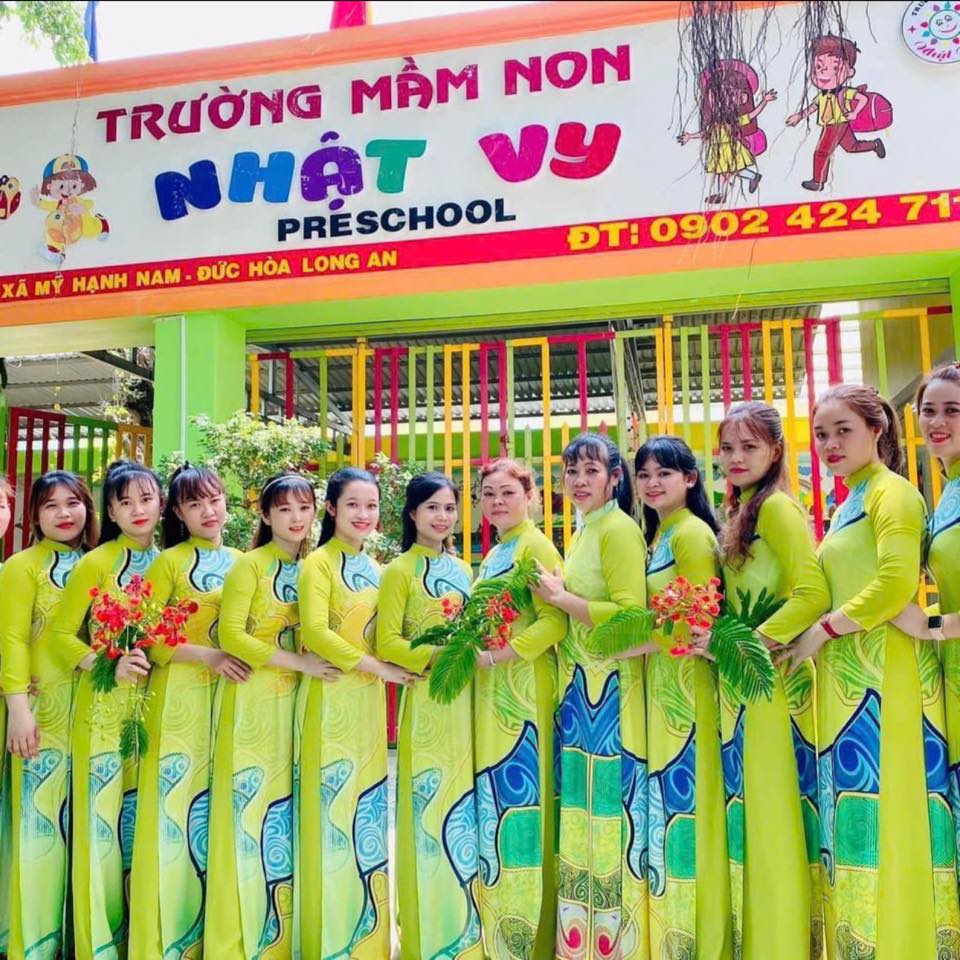 Giáo Viên Trường Nhật Vy